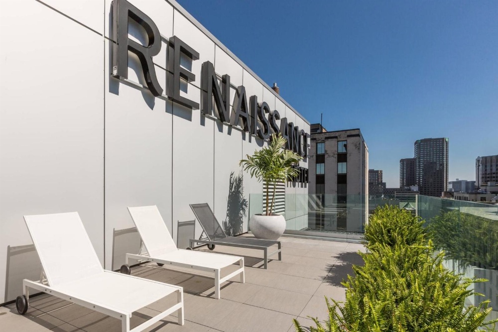 Renaissance by Marriott Montreal Downtown Hotel