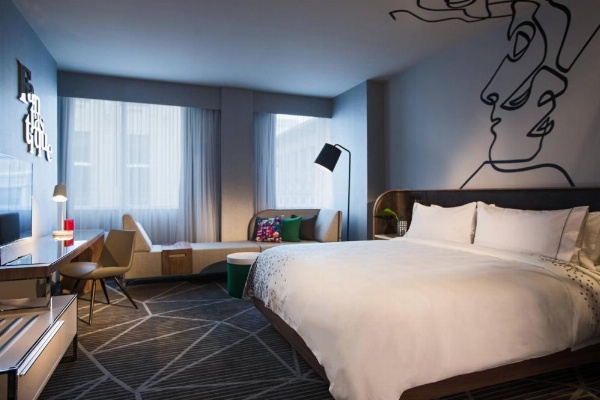 Renaissance by Marriott Montreal Downtown Hotel image 15