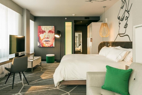 Renaissance by Marriott Montreal Downtown Hotel image 20