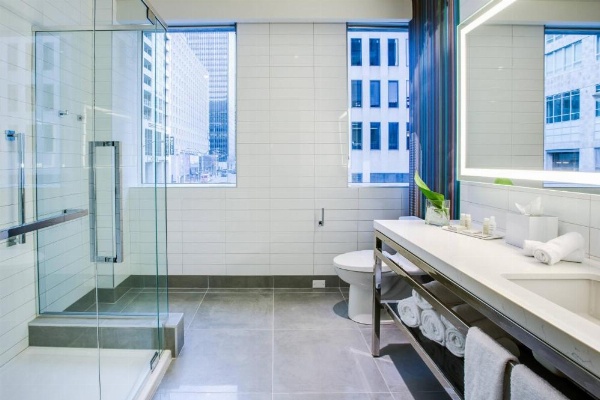 Renaissance by Marriott Montreal Downtown Hotel image 30