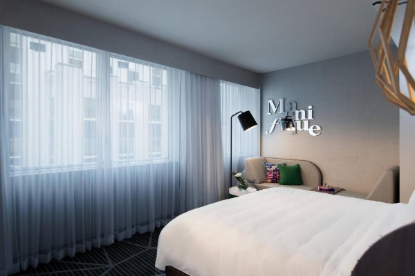 Renaissance by Marriott Montreal Downtown Hotel image 8